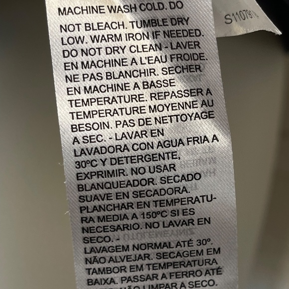 Levis Womens Black Sparkle Logo Perfect Tee Shirt Plus Sz. 1X NEW - Picture 9 of 12